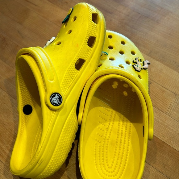 CROCS Yellow Mules & Clogs women’s size 8 - Picture 5 of 9